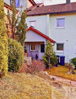 Kreativ gestaltetes Reihenhaus, Reihenmittelhaus mit idyllisch gelegenem Garten in Engstingen. - Engstingen