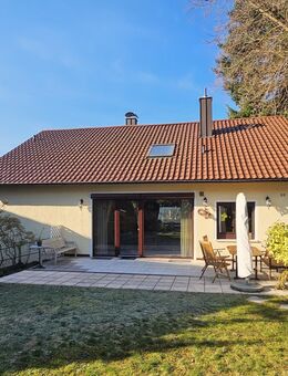 Charmantes Einfamilienhaus mit Weitblick über Teile der Stadt Baden-Baden - Baden-Baden