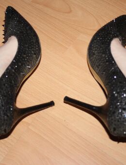 Schwarze Pumps, HighHeels mit Spikes Nieten und Glitzer, Gr. 39 - Düsseldorf