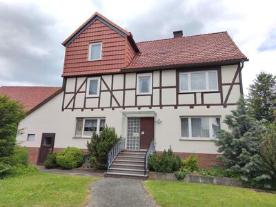 Einfamilienhaus mit Nebengebäuden, ausbaufähigen Dachboden und Baugrundstück in Breuna