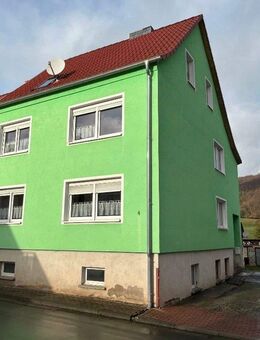 Einfamilienhaus mit Nebengebäuden - Buhla