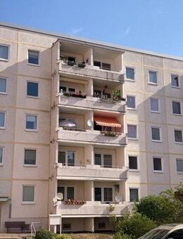 Mieten wie ein Profi sparen wie ein Champion !Charmante 3 Raumwohnung mit Fahrstuhl im Objekt - Bernsdorf (Regierungsbezirk Dresden)