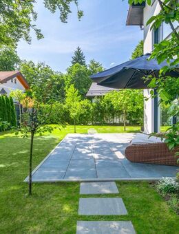 Großzügiges, sonniges Einfamilienhaus mit idealem Grundriss und hübschem Garten - Straßlach-Dingharting