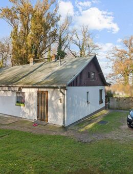 Charmanter Bungalow auf ca. 867 m² Grundstück in Top-Lage von Friesack - Friesack