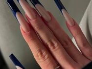 Suche Herrin mit XXL nails - Hamburg