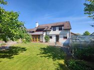Großzügiges Einfamilienhaus mit Wintergarten, Doppelgarage und separat zugänglichem Einliegerbereich - Ahorn (Bayern)