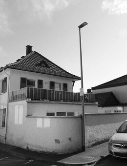 Sonniges Zweifamilienhaus mit Hof und Nebengebäude direkt am Bahnhof in Erbach! - Eltville (Rhein)