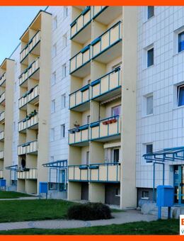 Erstbezug nach Sanierung! Familienfreundlicher Grundriss // Aufzug // Balkon // Blick ins Grüne! - Gera