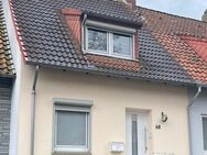 Familienfreundliches Reihenhaus mit Garten und Einbauküche in guter Wohnlage in Huchting zu verkaufen - Bremen