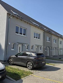 Erstbezug! Neues, modernes Reihenhaus im Fontaneviertel (Waldstadt, Zossen) - Zossen