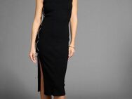 Laura Scott Strickkleid mit schimmernder Schnürung seitlich