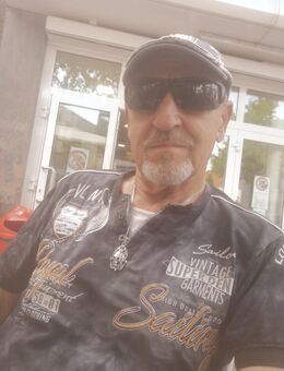 Frau passenden Alters - Damme Zentrum