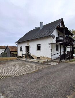 Sanierungsbedürftiges Wohnhaus mit Potenzial – Schwandorfer Straße, Roding - Roding