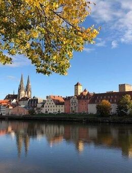Saniertes Altstadtensemble in Top-Lage - Denkmal-MFH + 5 Einheiten - inkl. Innenhof mit Stellplätzen - Regensburg