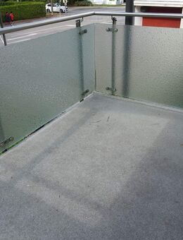 Charmante 3-Zimmer-Wohnung mit Balkon und Garage in gepflegter kleiner Wohnanlage - Waldkraiburg