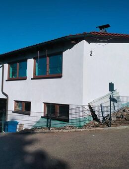Riedenburg: Gepflegtes Reihenendhaus mit tollem Garten und großem Balkon - Riedenburg