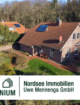 CHARMANTES FRIESENHAUS MIT IDYLLISCHEM GARTEN. DIREKT AM FÜRSTENWALD. - Hage