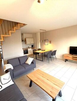 renoviertes + möbliertes Ferienhaus RHH FeWo auf 2 Ebenen Trassenheide, mit Wärmepumpe - Trassenheide