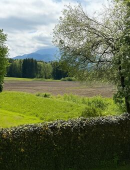 Chiemseenähe! Exklusive 3-Zimmer-Wohnung mit Bergblick und großer Süd-West-Terrasse - Grabenstätt
