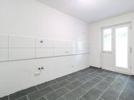 Moderne und frisch renovierte 2-Zimmer-Wohnung mit Loggia und Badewanne - Duisburg