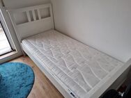 IKEA Hemnes Bett (weiss) 90x200 cm mit passender Matraze zu verkaufen - Taufkirchen (Vils)