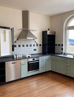 3-Raum-Wohnung in Sonneberg (2. OG) mit 2 Bädern in Einzeldenkmal (Juttaplatz) ca. 100 m² - Sonneberg