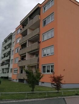 3- Zimmerwohnung mit Balkon, Abstellraum und Garage in Altdorf - Altdorf (Nürnberg)