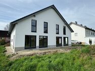 Neubau Erstbezug: Energieeffiziente Doppelhaushälfte mit großem Grundstück - Nidderau
