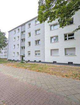 Einziehen und wohlfühlen: Sanierte 2-Zimmer-Wohnung im frisch wärmegedämmten Objekt - Düsseldorf