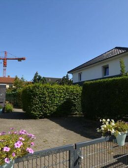 Wohntraum - Stadtvilla mit großer Garage und kurzem Fußweg in die Innenstadt - Celle