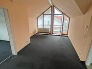 2,5 Zimmer-DG-Wohnung mit Balkon u. EBK in Kirchheim-Ötlingen - Kirchheim (Teck)