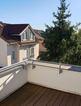 Sehr schöne und helle Dachwohnung mit sonniger Dachterrasse und Kaminofen sofort frei - Langenfeld (Rheinland)