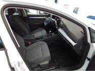 VW Golf Variant, 1.5 TSI Golf VIII Life Heckleuchten, Jahr 2024 - Frankfurt (Main)