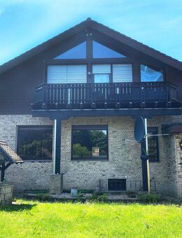 Stilvolles Dreifamilienhaus mit einem Anbau und acht Garagen in zentraler Wohnlage! - Oberhausen