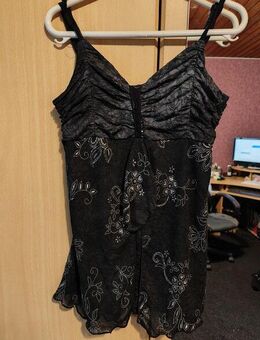 Schwarzes Mädchen Oberteil Größe 152-156 - Sachsenhagen Zentrum