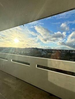 PROVISIONSFREI: Sanierte 2,5-Zimmer-Wohnung mit Balkon & Stellplatz (7,3% Nettorendite) - Dietzenbach