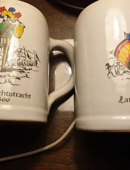 2 Bierkrüge, Bierseidel, Keramik "Landsknechtstracht um 1500" - Erfurt