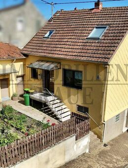 GEPFLEGTES, FREISTEHENDES 1 FAMILIENHAUS MIT GARTEN UND 2 GARAGEN IN SULZBACH - SOFORT FREI - Sulzbach (Saar)