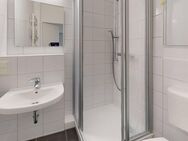 Erstbezug nach Sanierung... Bad mit Dusche - Halle (Saale)