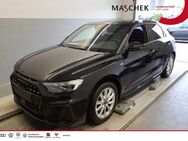Audi A1, Sportback S line 30 TFSI Black, Jahr 2021 - Wackersdorf
