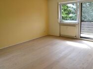 Großzügige 3-Zimmerwohnung mit zusätzl. Esszimmer, Süd-Balkon+kl.Garten in N-Altenfurt, geeignet f. ein Paar o. kl. Fam. - Nürnberg