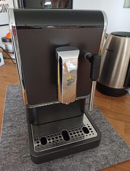 Tchibo Kaffeevollautomat Esperto Latte mit Milchaufschäumfunktion zu verkaufen - Bonn