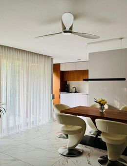 Luxuriöse 4-Zimmer Wohnung mit West-Balkon im 1. OG in Düsseldorf-Medienhafen - Düsseldorf