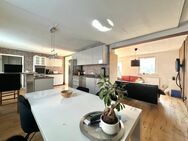 Charmante Doppelhaushälfte in Bestlage von Refrath mit guter Substanz und ordentlichem Potenzial. - Bergisch Gladbach