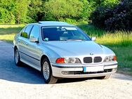 BMW 523i E 39 2.5L 6 ZYLINDER TÜV 04/27 - Oldenburg