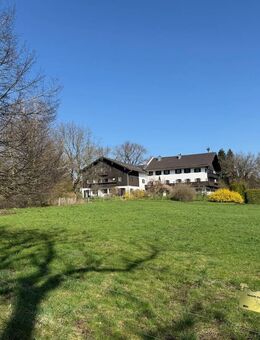 Großzügig Wohnen auf dem Land. Generationenwohnen. Verteilt auf zwei Stockwerke. - Teisendorf