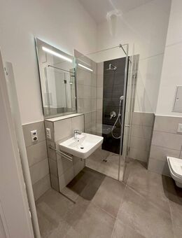 ++ Zweitbezug in Topsanierung - Apartment mit Loggia, Parkett, Abstellraum, Einbauradio, Duschbad, Einbauküche ++ - Rochlitz