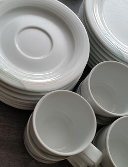 9 neuwertige Gedecke Gastrogeschirr Partygeschirr - Hannover