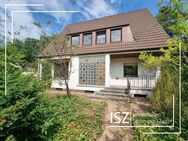 Haus + Grundstück unter Bodenrichtwert! - Sanierungsbedürftiges EFH mit ELW und 2 Garagen - Schwabach