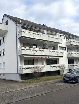 Attraktive 4-Zimmer-Erdgeschoss-Wohnung mit Balkon und Garage - Weingarten (Baden)